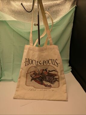 Hocus Pocus Graphic Canvas Tote Bag in Natural
